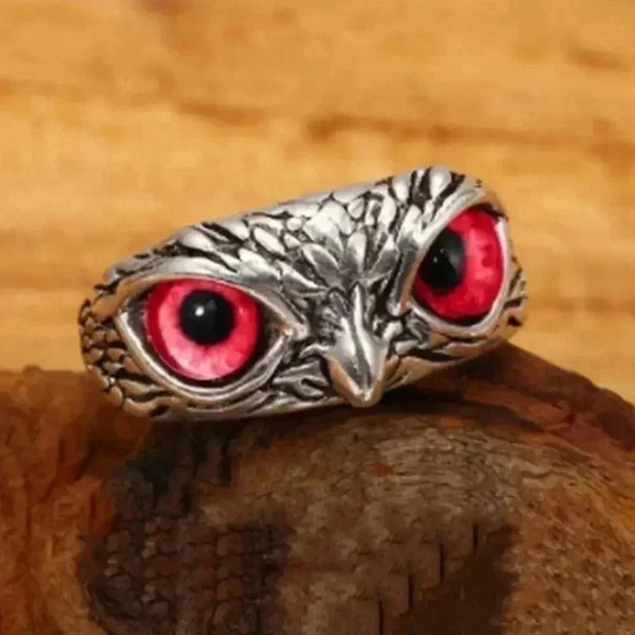 Owl Hot Eye Ring Size Is Adjustable 7 to 9 - Picture 1 of 2